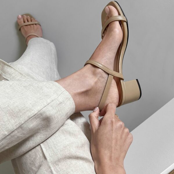 Jaind Buckle Strap Sandals (5cm)