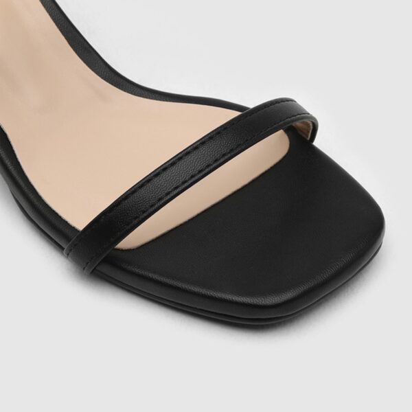Jaind Buckle Strap Sandals (5cm)