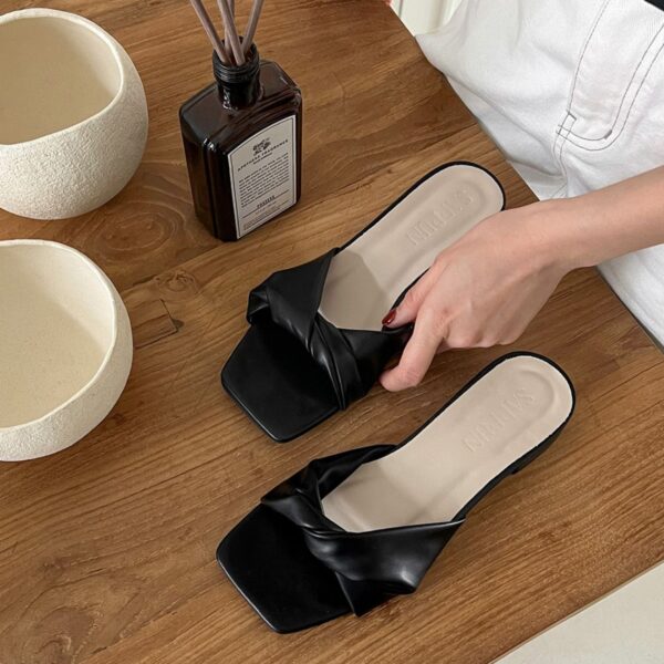 Shuany Twisted Strap Slipper (2cm)